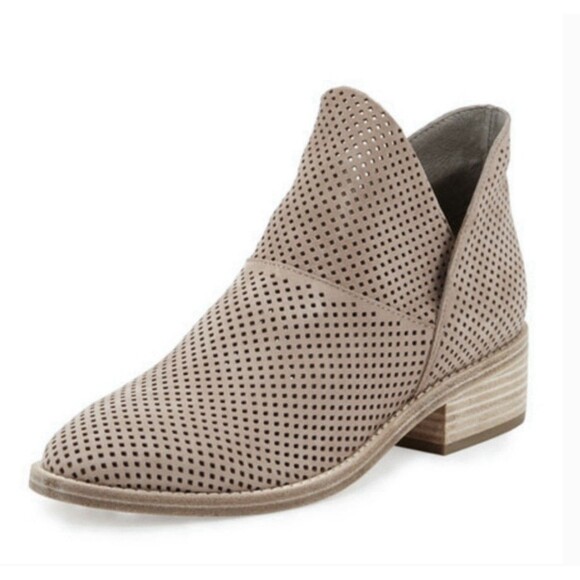 Eileen Fisher Leaf Perforated Nubuck Leather Boot Barlrey Nude Booties Size 9.5 - Picture 1 of 9